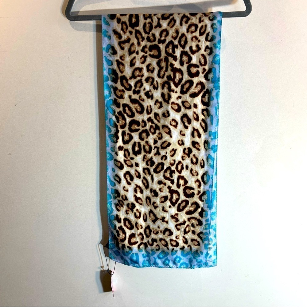 VINCE CAMUTO 100% Silk Leopard Print Scarf with Blue Border NEW WITH TAG